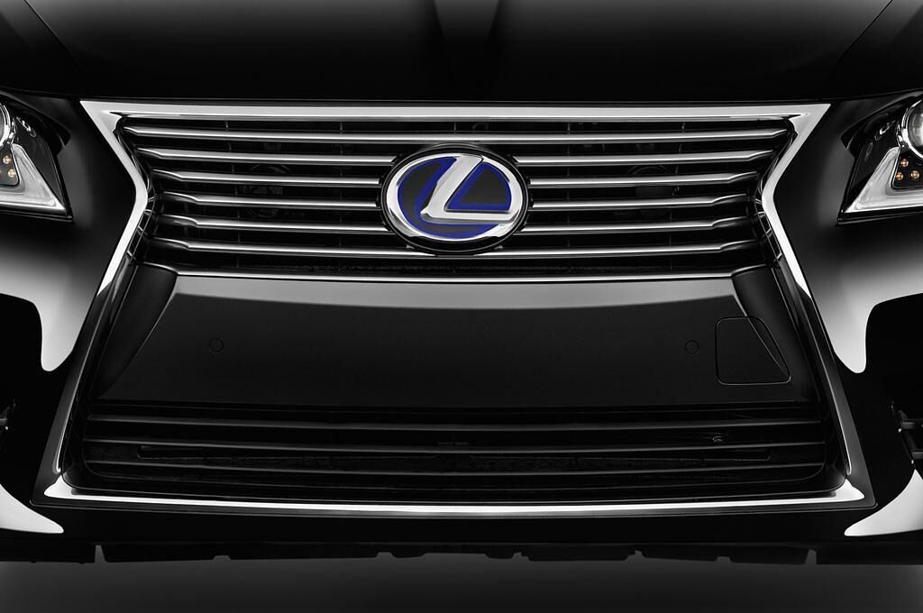 Lexus Ls (Baujahr 2015) - 4 Türen Kühlergrill und Scheinwerfer