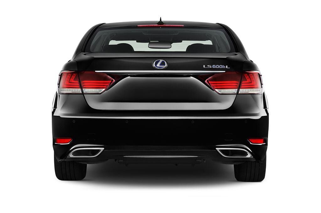 Lexus Ls (Baujahr 2015) - 4 Türen Heckansicht