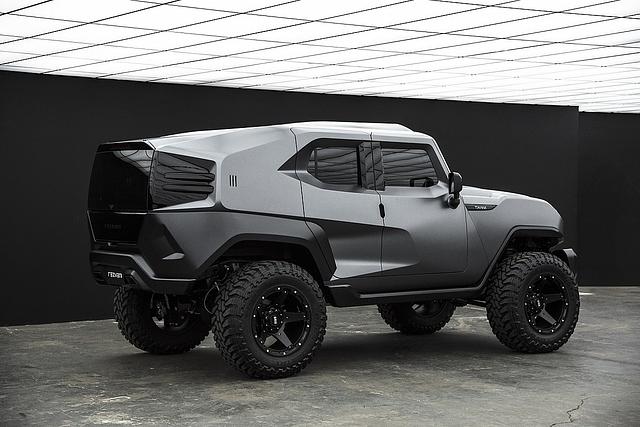 Beeindruckendes Batmobil: Rezvani Tank Batcave