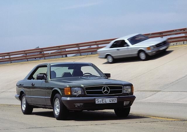 Auf der IAA in Frankfurt feiern 1981 die Achtzylinder-Coupés 380 SEC und 500 SEC Weltpremiere