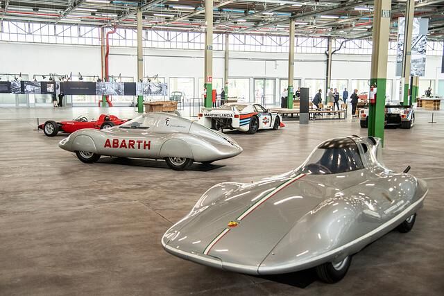Diverse Sonderausstellungen präsentieren viele verschiedene Fahrzeugarten von der raren Studie bis zum kostbaren Rennwagen