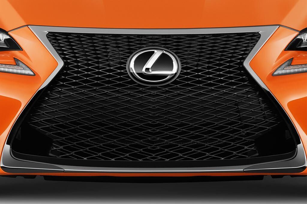 Lexus RC F (Baujahr 2014) 2WD AT 2 Türen Kühlergrill und Scheinwerfer