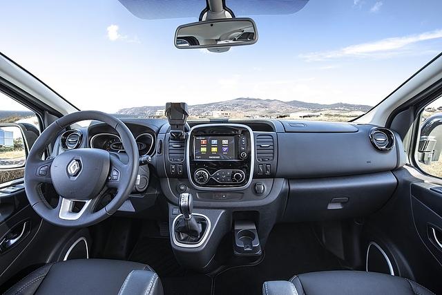 Das Cockpit ähnelt sehr stark dem der Pkws