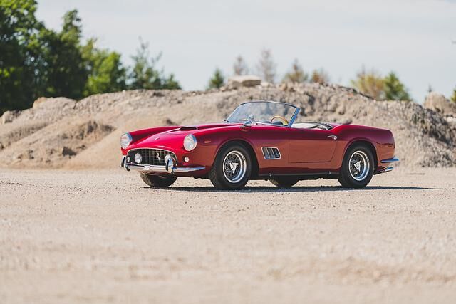 Auch beim Ferrari 250 California SWB erwartet Sotheby's einen achtstelligen Betrag als Auktionserlös