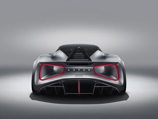 Spektakulär ist die Heckansicht des Lotus Evija