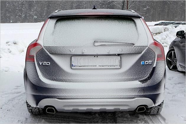 So sieht der V60 nach mehreren Stunden Fahrt durch den Schnee aus