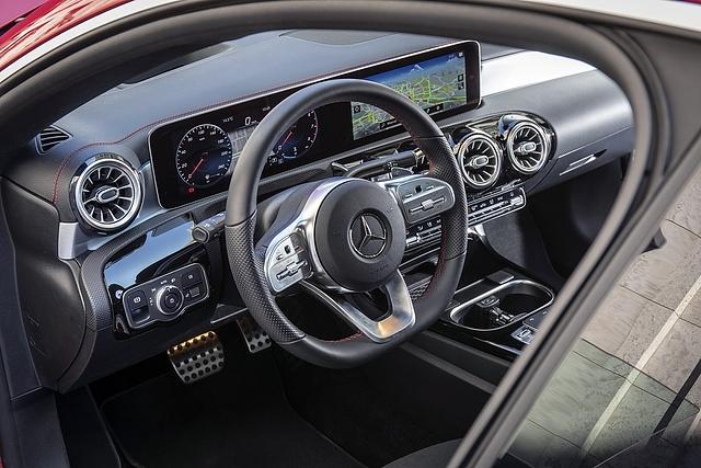 Mercedes CLA 250 4matic - Blick ins Cockpit