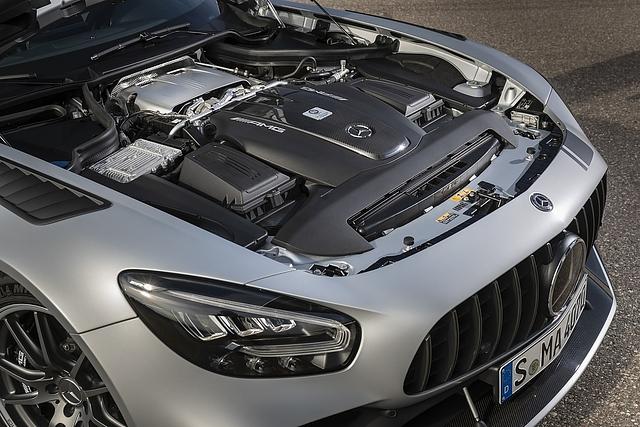 Der V8-Biturbo hat 40 kW / 585 PS