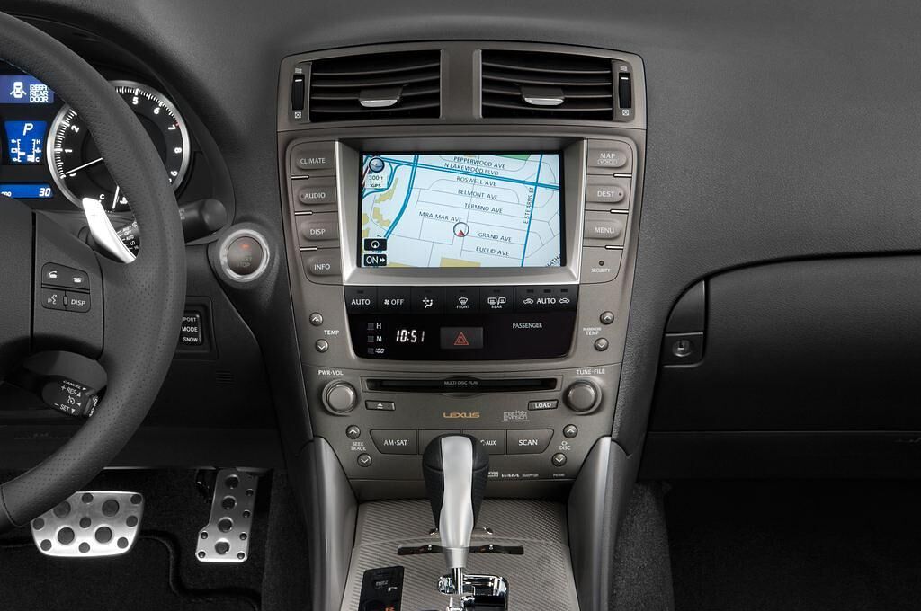 Lexus IS (Baujahr 2010) F Sedan 4 Türen Mittelkonsole