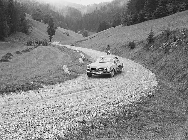 Mercedes 230 SL Pagode