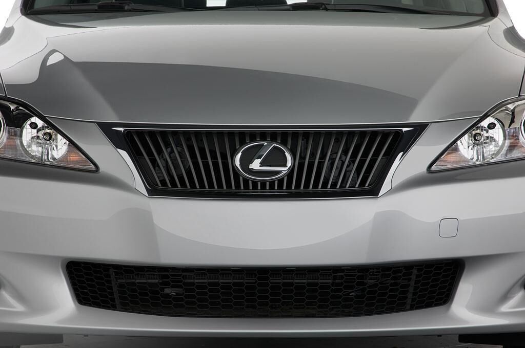 Lexus IS (Baujahr 2010) IS 250 4 Türen Kühlergrill und Scheinwerfer