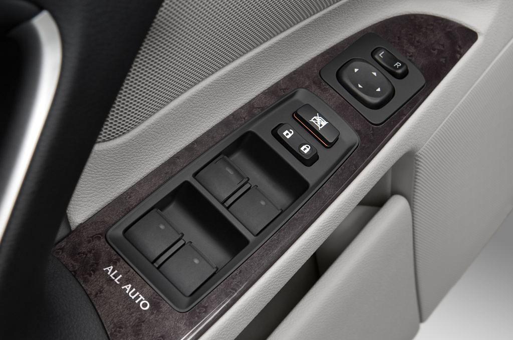Lexus IS (Baujahr 2010) IS 350 4 Türen Bedienungselemente Tür