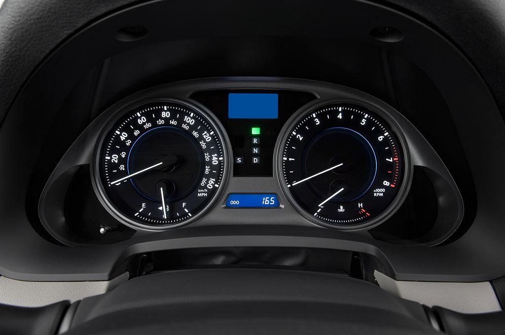 Lexus IS (Baujahr 2010) IS 350 4 Türen Tacho und Fahrerinstrumente