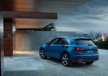 Audi Q5 TFSI E Quattro - Stromanschluss für die SUV-Mittelklasse