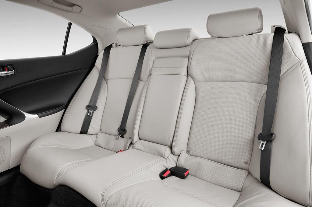 Lexus IS (Baujahr 2011) Luxury Line 4 Türen Rücksitze