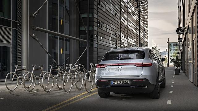 Der Mercedes EQC 400 4Matic kostet mindestens 71.281 Euro