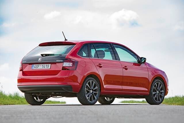Seit 2013 bietet Skoda den Rapid auch als kompakten Spaceback an. Hier im Bild die 2017 geliftete Variante