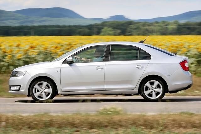 Alternativ gibt es den Rapid auch als lange Limousine
