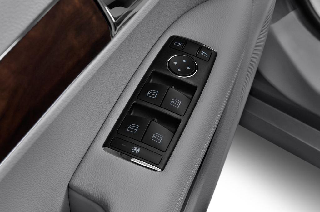 Mercedes E-Class (Baujahr 2010) - 2 Türen Bedienungselemente Tür