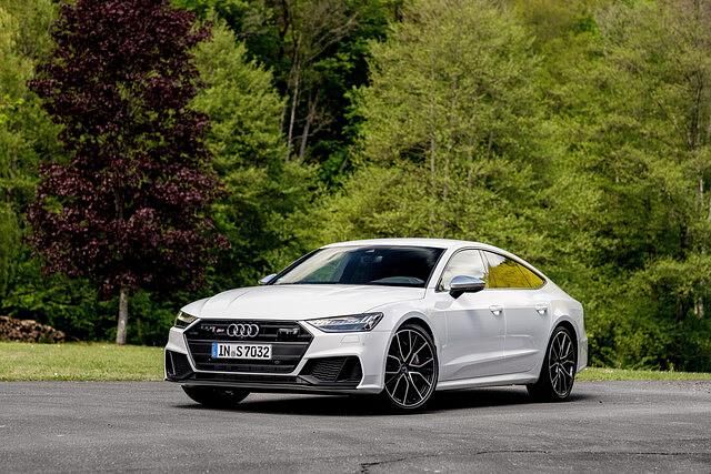 Das maximale Drehmoment von 700 Nm steht zwischen 2.500 und 3.100 U/min bereit. 