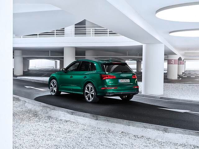 Damit kein Turboloch entsteht, verfügt das V6-Aggregat neben dem konventionellen Abgasturbolader über einen elektrischen Verdichter
