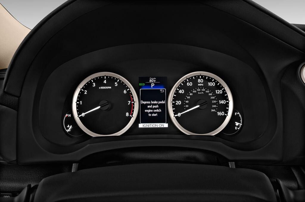 Lexus IS (Baujahr 2013) - 4 Türen Tacho und Fahrerinstrumente
