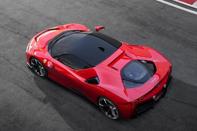 390 Kilogramm Anpressdruck verspricht Ferrari bei 250 km/h