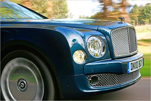 Der Gittergrill gehört inzwischen zu den Markenzeichen von Bentley