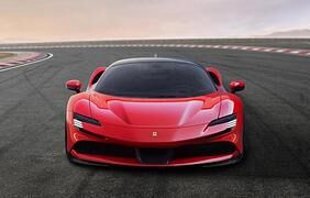 Hypercar Ferrari SF90 - Vier Motoren, 1.000 PS