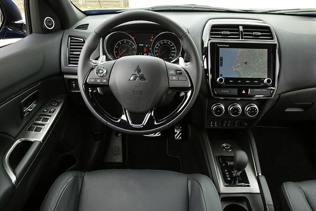 Innen hat sich dagegen nicht viel getan, neu sind die Klimaregelung und das überarbeitete Infotainment-System 