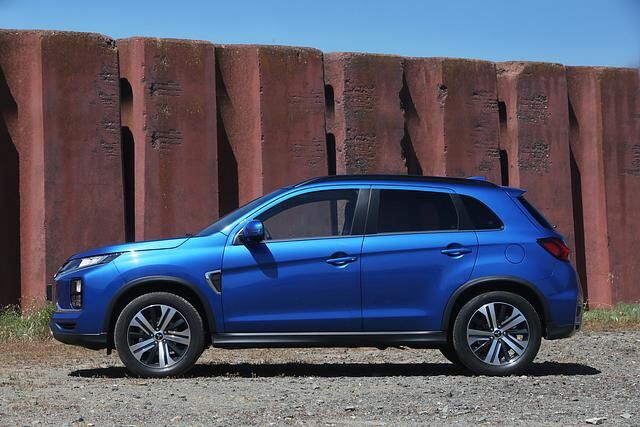 Während mit dem Allrad-Diesel auch die Sechsgang-Automatik aus dem Programm geflogen ist, ist der ASX jetzt zumindest wieder mit einem stufenlosen CVT-Getriebe erhältlich 
