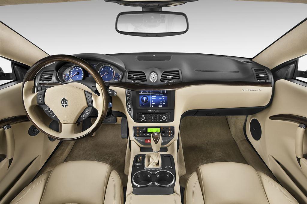 Maserati Granturismo (Baujahr 2010) S 2 Türen Cockpit und Innenraum