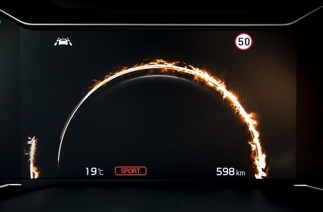 Ring of Fire: Wenn man in den Sport-Modus schaltet, geht das optische Spektakel los