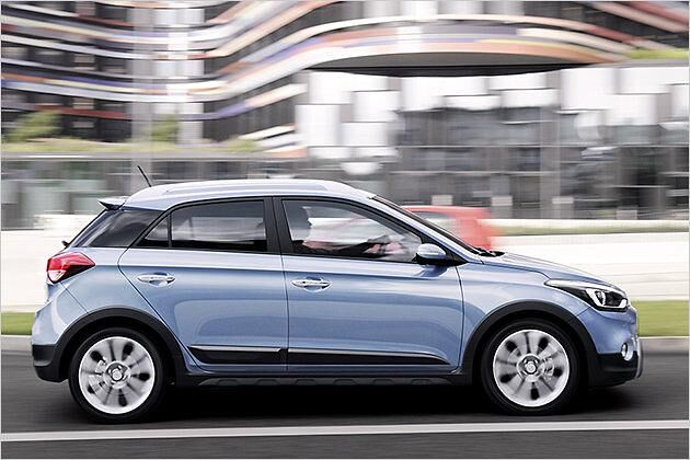 Der i20 Active setzt mit unlackiertem Plastik auf einen SUV-ähnlichen Look