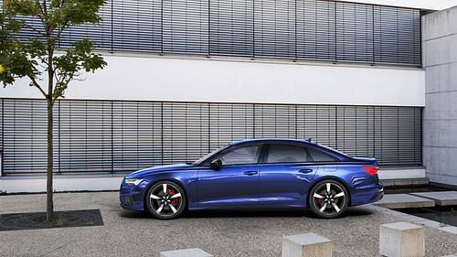 Audi A6 Plug-in-Hybrid - Mit Stecker und halbiertem Steuersatz