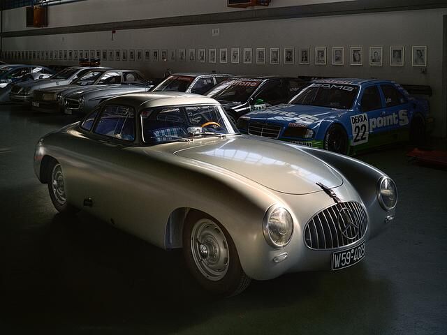 Einfach schön: Mercedes-Benz 300 SL Rennsportwagen (W 194)