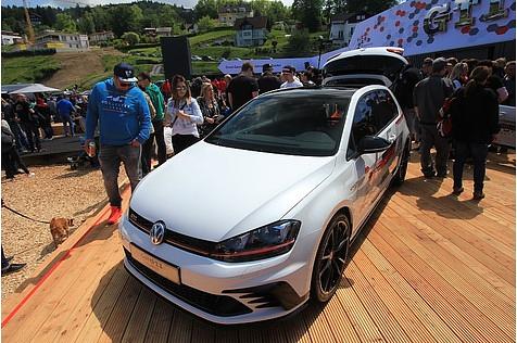 Der stärkste Serien GTI der Welt feiert seine Weltpremiere: der 310 PS starke Clubsport S.