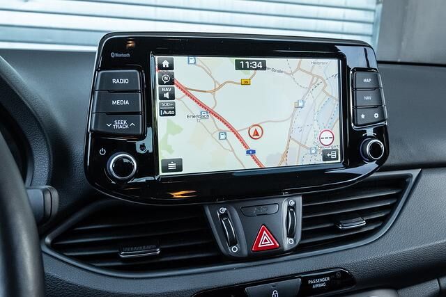 Vielseitig talentiert: Das Infotainmentsystem mit 8-Zoll-Touchscreen und GPS-Navigation