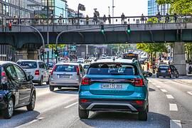 Studie: Das Verkehrstempo in Großstädten sinkt - Düsseldorfer fahren am langsamsten