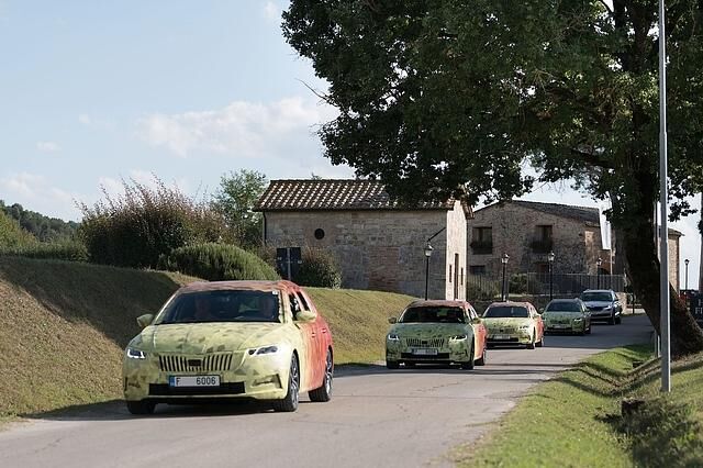 Der Skoda Octavia Combi bekommt zwei PHEV-Versionen: eine hat eine Systemleistung von 150 kW / 204 PS, die andere 180 kW / 245 PS