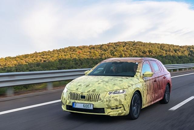 Die Diesel mit mindestens 110 kW / 150 PS können auch mit einem Allradantrieb kombiniert werden