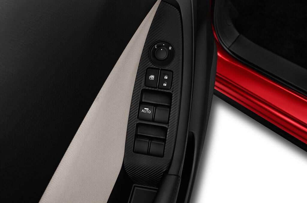 Mazda CX-5 (Baujahr 2015) Exclusive-Line 5 Türen Bedienungselemente Tür