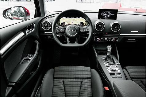 Typisches Audi-Cockpit mit der bekannten guten Verarbeitung