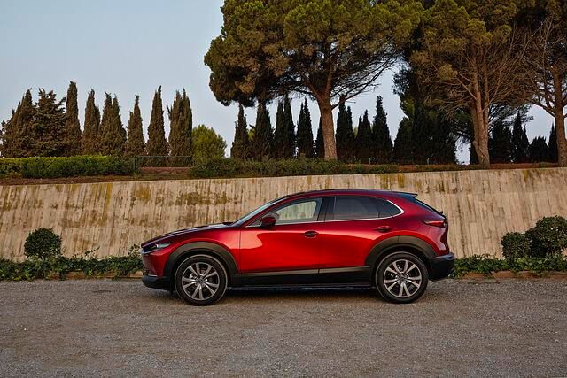 Mit 4,40 Meter Länge fällt der CX-30 15 Zentimeter kürzer als der CX-5 aus