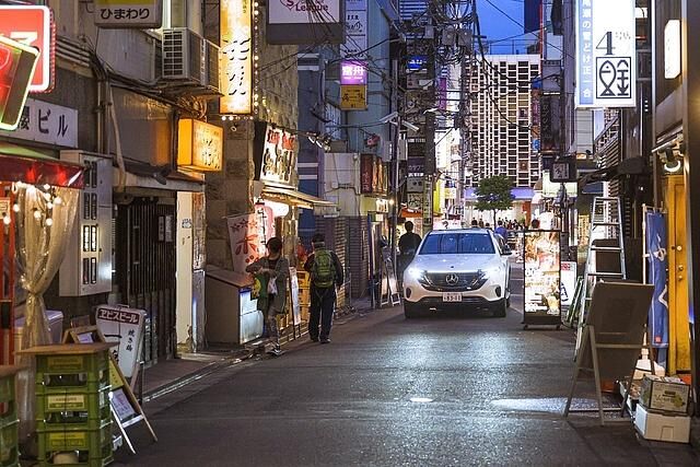 Mercedes EQC in Japan