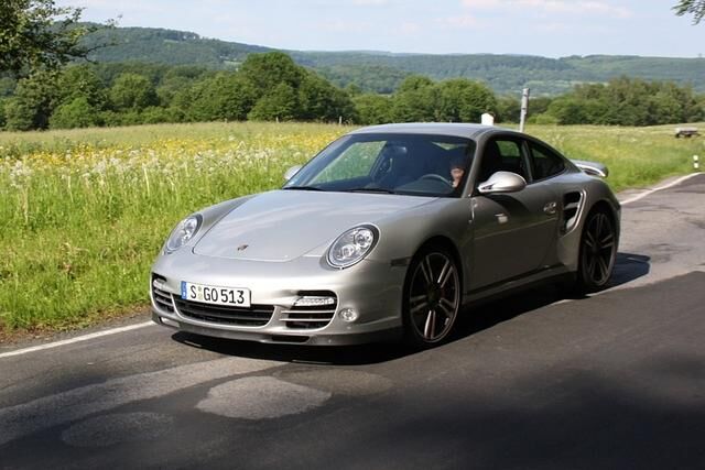 Ein besonderer Dampfhammer ist der Porsche 911 Turbo