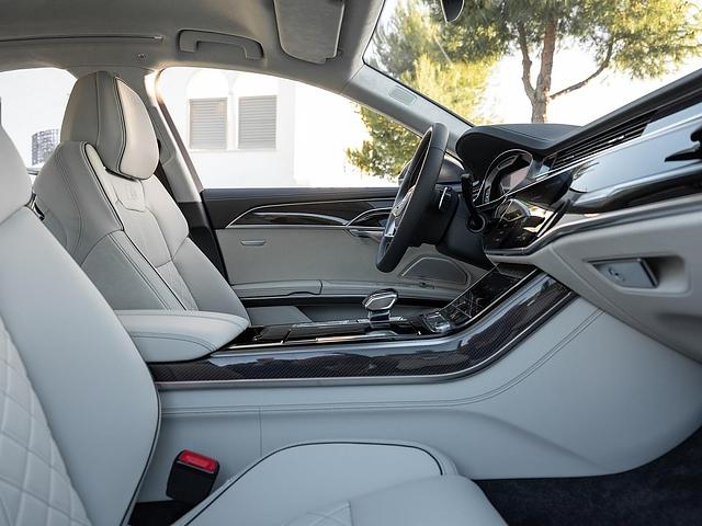 Edel: Der Innenraum des Audi S8