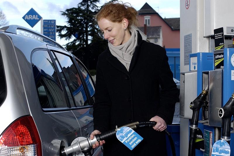 Egal ob Diesel, Benzin oder Erdgas - seit 40 Jahren befüllt die Kundschaft das Auto selbst.