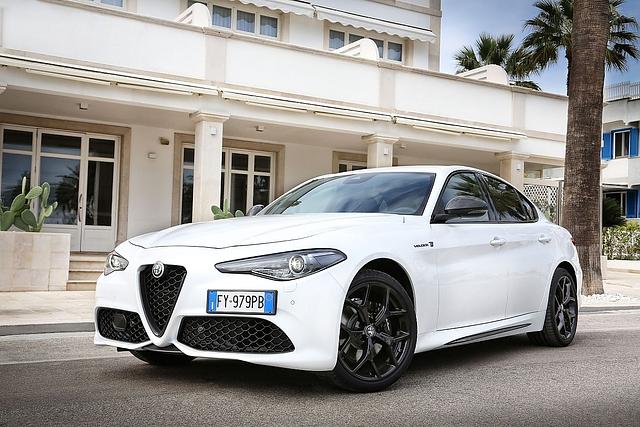 Alfa Romeo Giulia 2.2 JTDM AWD ist 235 km/h schnell