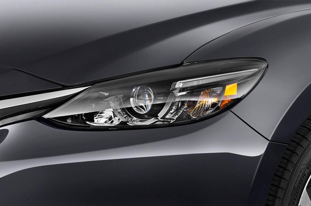Mazda Mazda6 (Baujahr 2015) Sports-Line 4 Türen Scheinwerfer